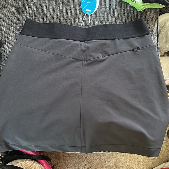 Greg Norman NWT size L women’s golf Skort - Picture 4 of 4